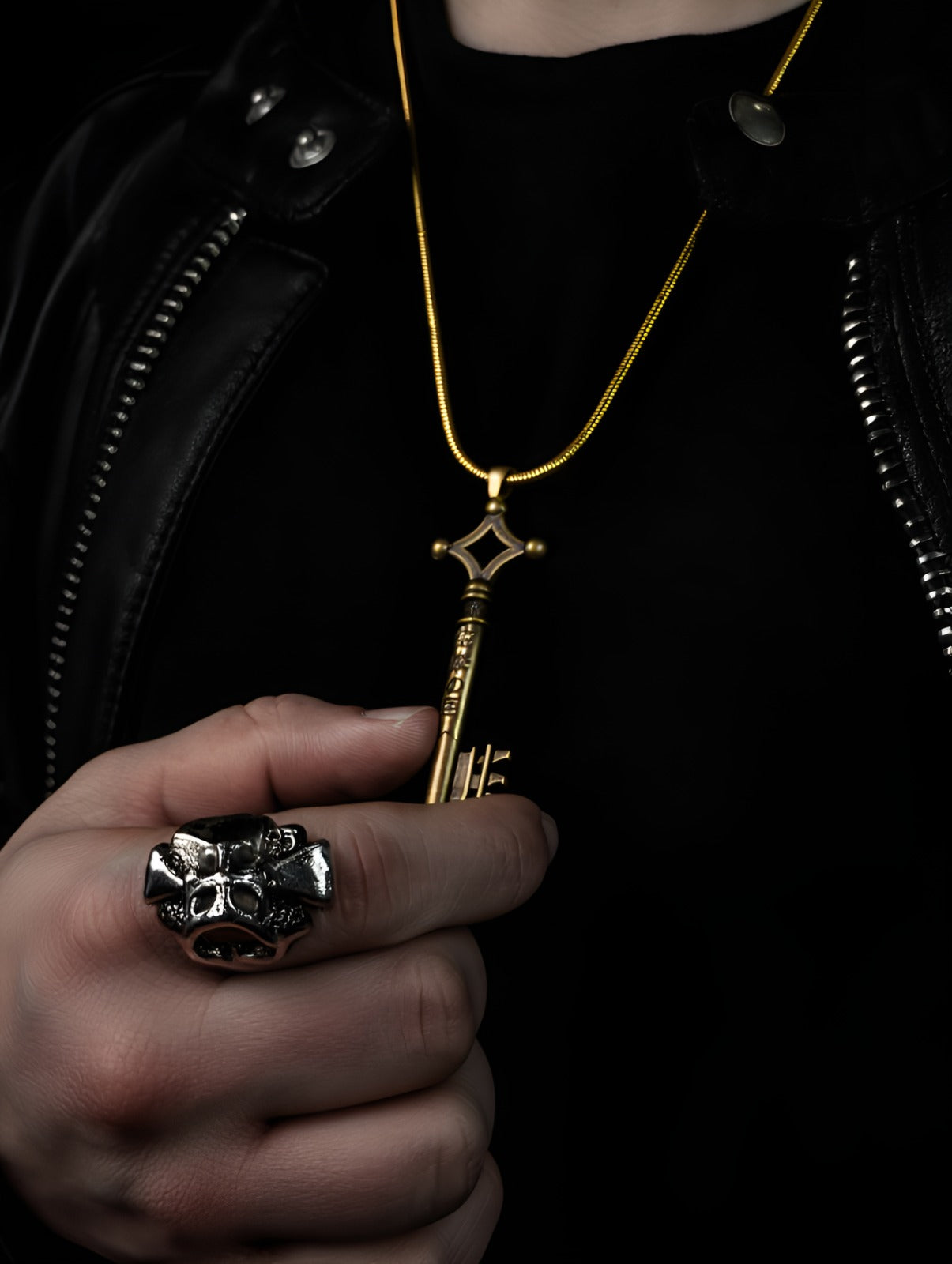 ATTACK ON TITAN / PENDANT WITH CHAIN